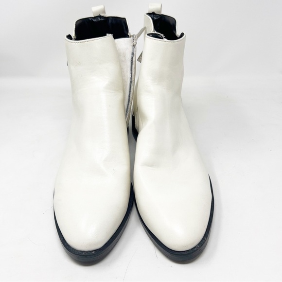CALVIN KLEIN DENEICE WHITE FAUX LEATHER SIDE ZIP ANKLE BOOTIES WOMENS SZ 11 - Picture 3 of 11